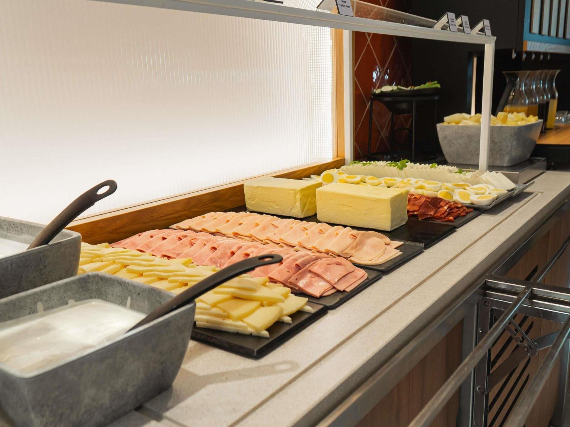 Ibis Styles Sevilla City Santa Justa Экстерьер фото