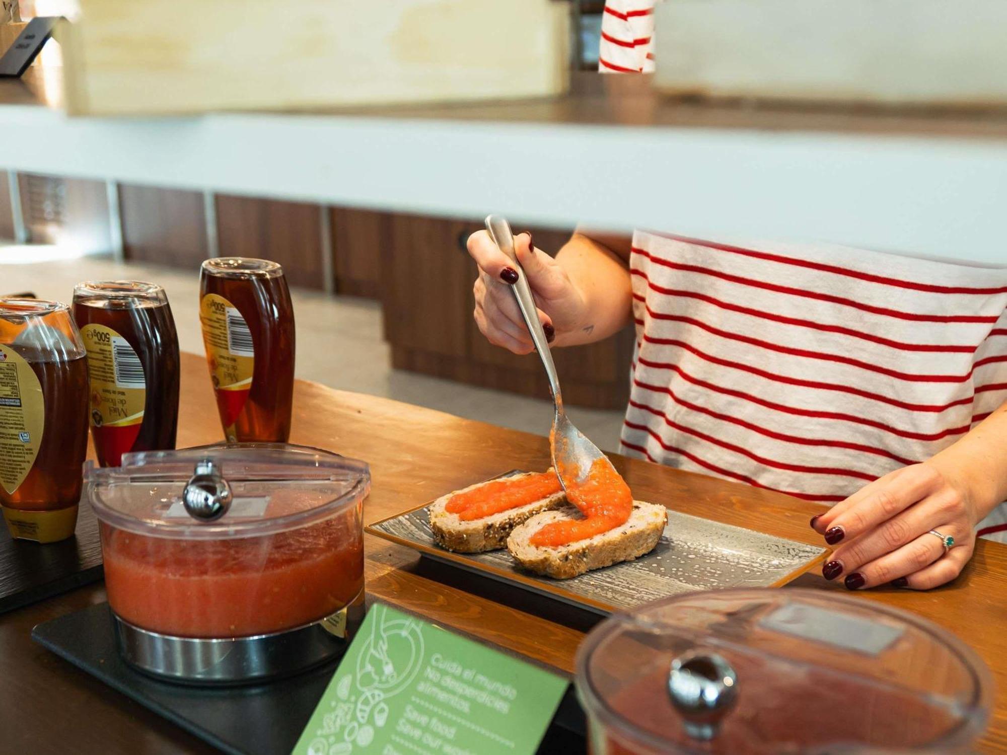 Ibis Styles Sevilla City Santa Justa Экстерьер фото
